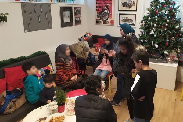 Pokloni razveselili mališane pod međunarodnom zaštitom 